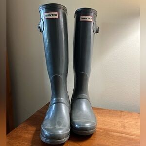 Size 8 Gray Hunter Boots